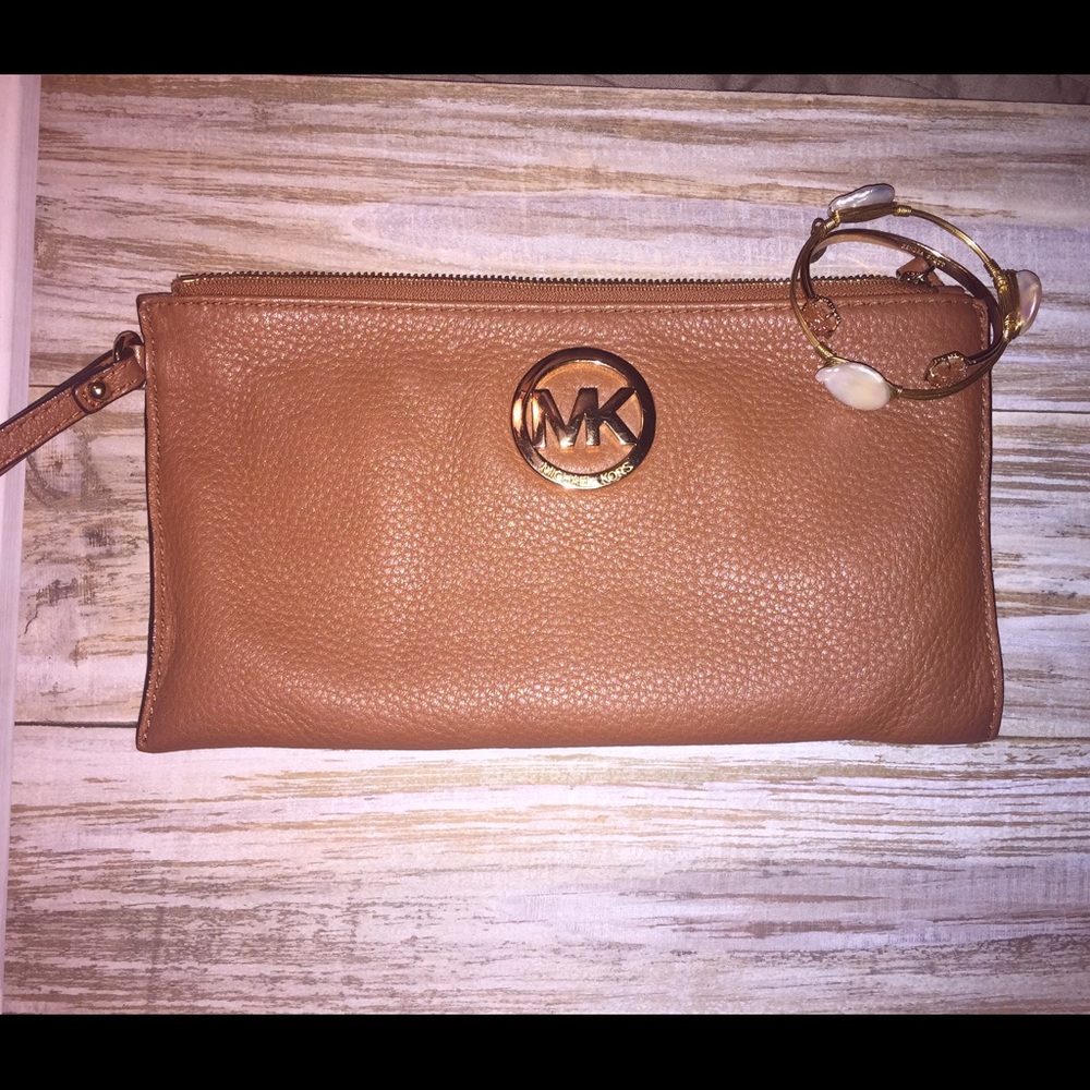 Michael Kors "Fulton" wristlet