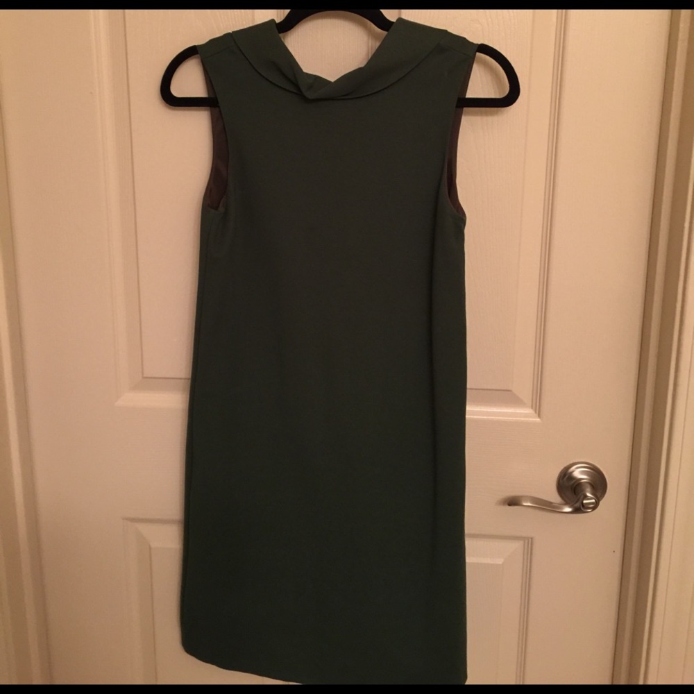 Green Valentino dress with bow, size 40 ( 6-8).
