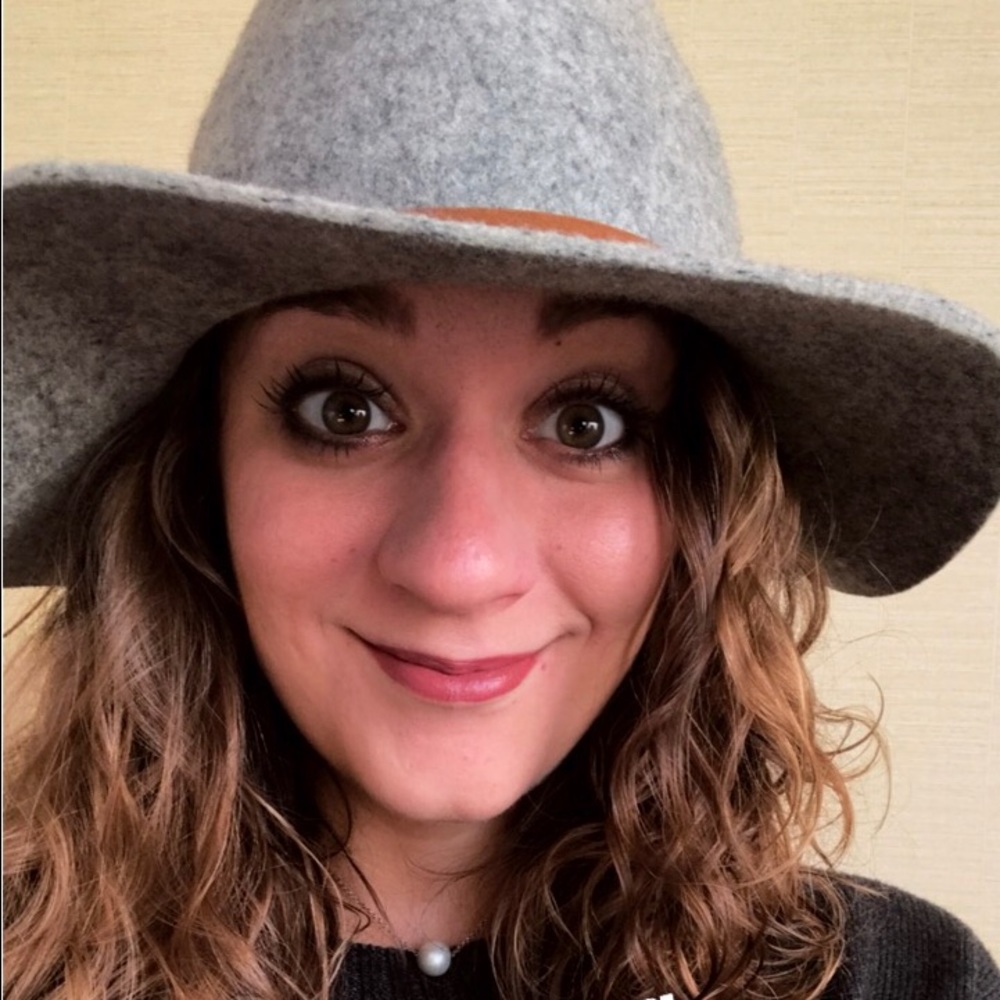 Meet your Posher, Emily