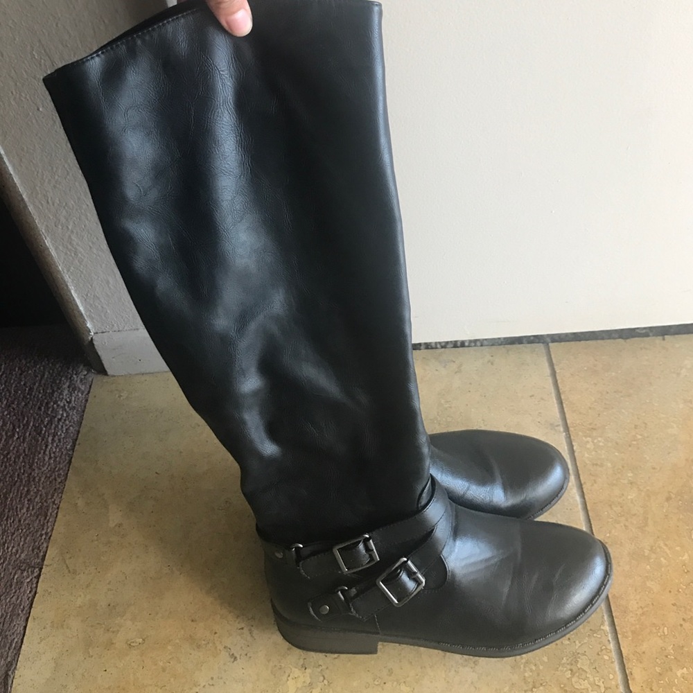 Tall riding boot