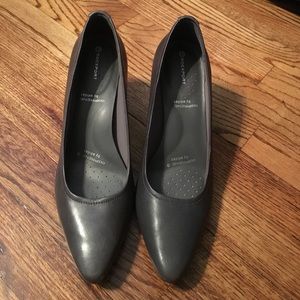 Gray Rockport heels