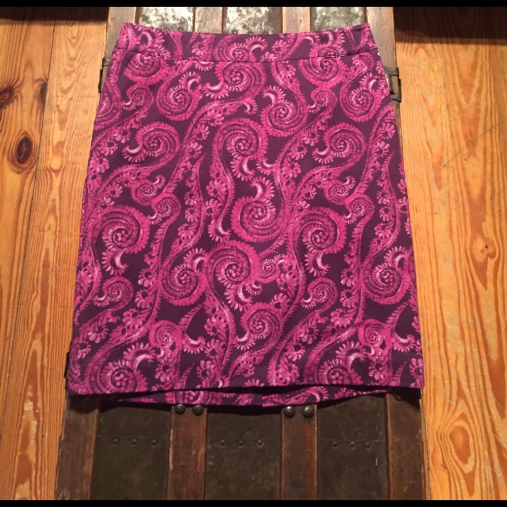 Preppy patterned pencil skirt