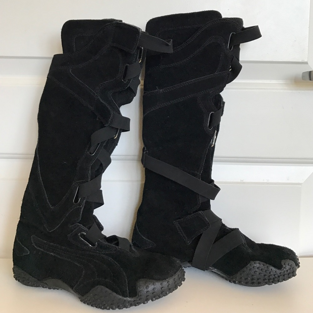 Uma Mostro Alto Boots in black suede