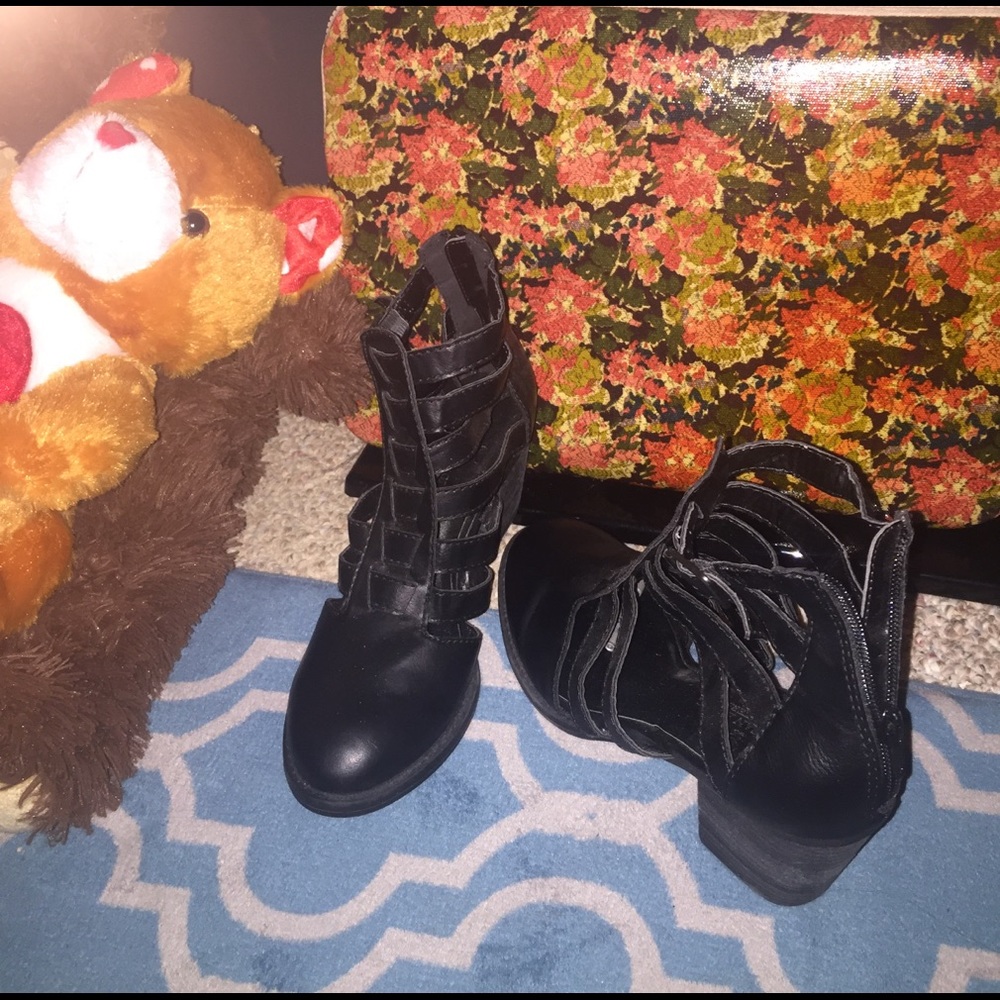 American Eagle Outfitters Booties