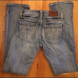 Adikted jeans
