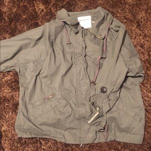 Olive green three quarter sleeve jacket