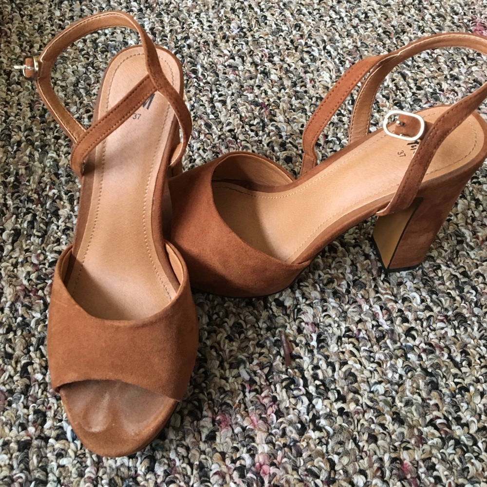 Gently used H&M shoes