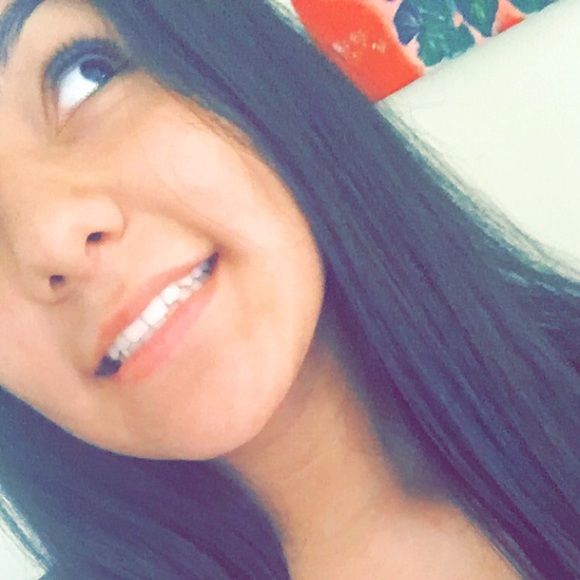 Meet your Posher, Itzel - Picture 1 of 1