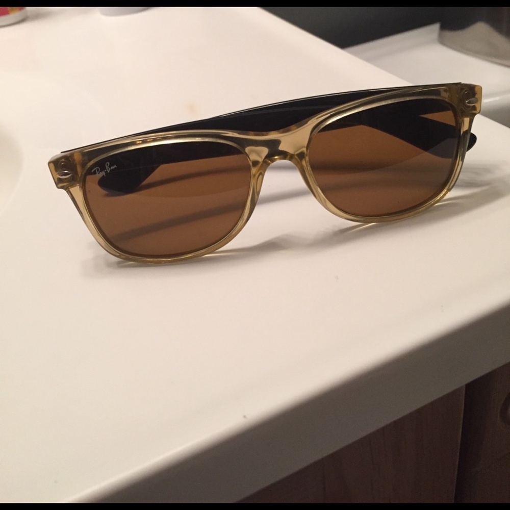 Ray Ban new wayfarer sunglasses