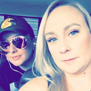 Meet your Posher, Caitlin