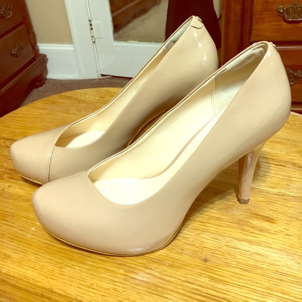 💋Nude heels!!!