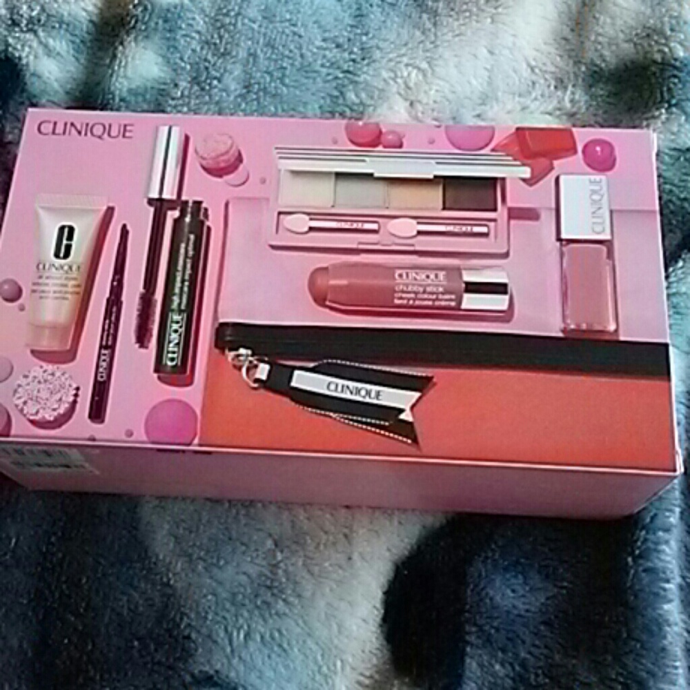 Clinique "The Sweetest Thing" Makeup Kit
