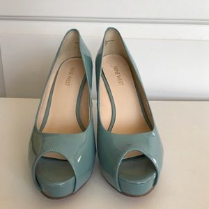 Nine West blue peep toe heels