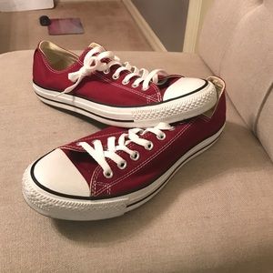 New Burgundy Converse Mens 10 /womens 12