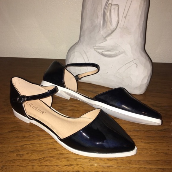 Liliana Shoes - NWT Black Flats