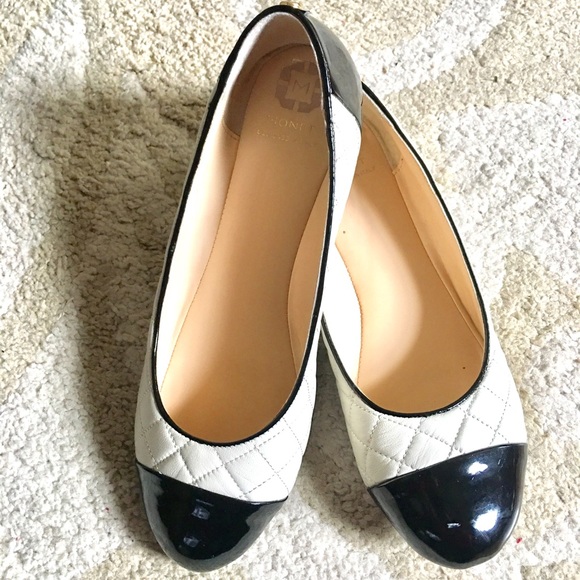 Monet Shoes - ✨Monet✨Quilted Cream & Black Leather Shoes