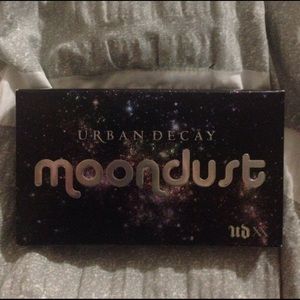 URBAN DECAY MOONDUST EYESHADOW PALETTE
