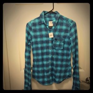 New A&F blue plaid flannel button up shirt