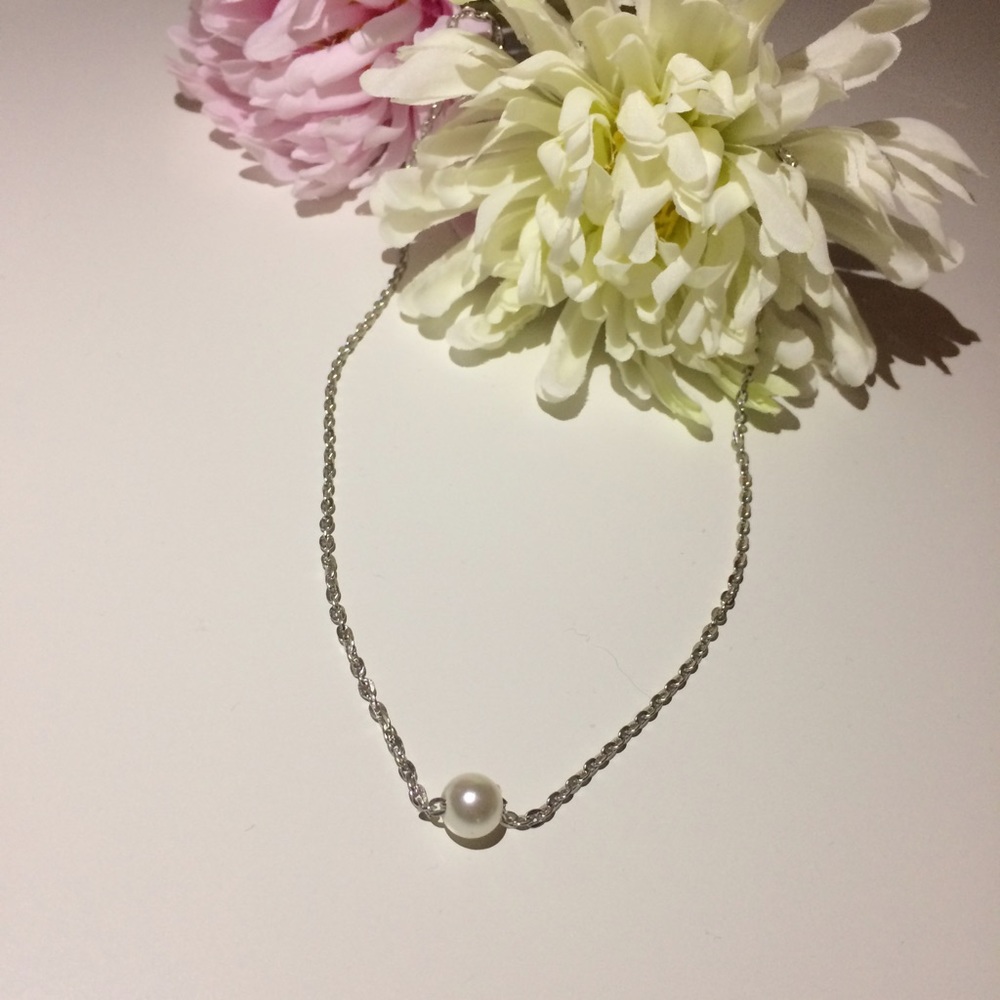 🌸BACK IN STOCK! Single pearl necklace