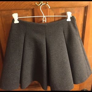 Zara gray pleated skirt