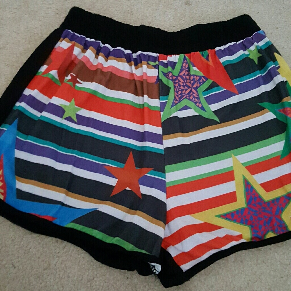 Star Design Short