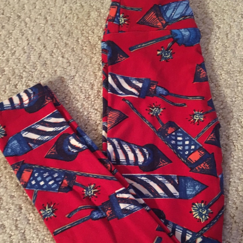 BNWT kids s/m lularoe bottle rocket leggings! HTF!