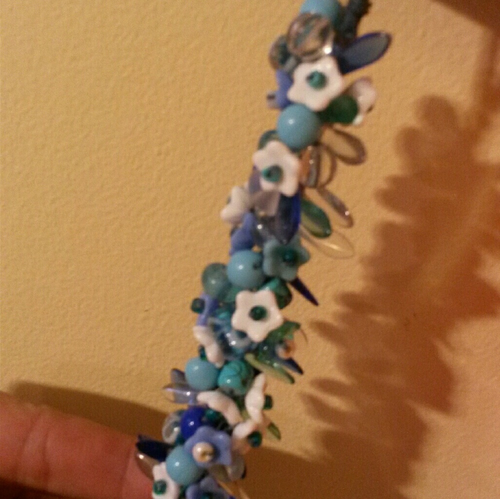 Handmade beaded bracelet - Picture 3 of 3