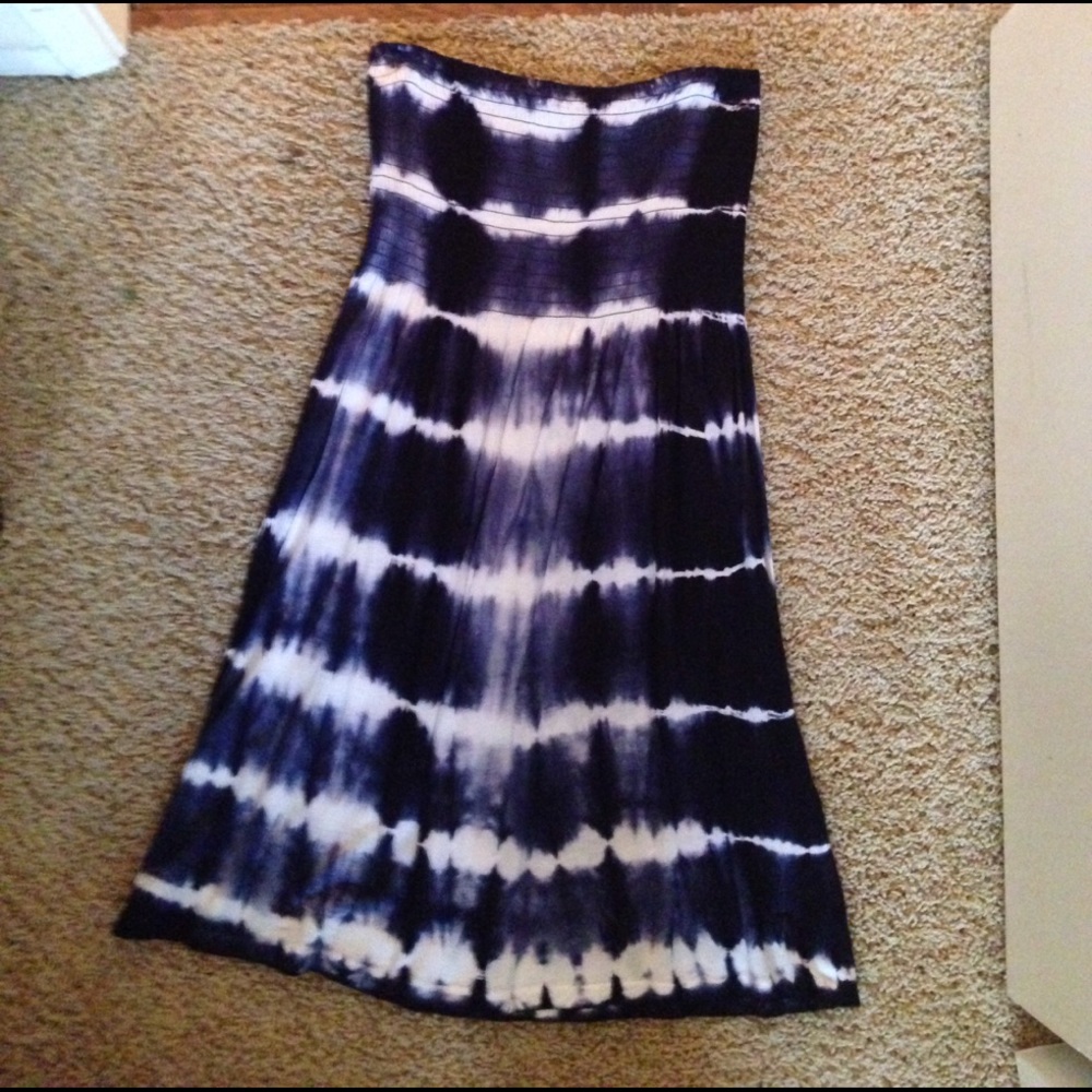 Strapless tie dyed top