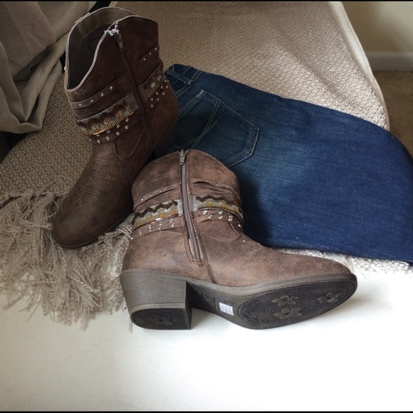 ❗️Last pair ❗️Brown suede like ankle boot - Picture 2 of 4