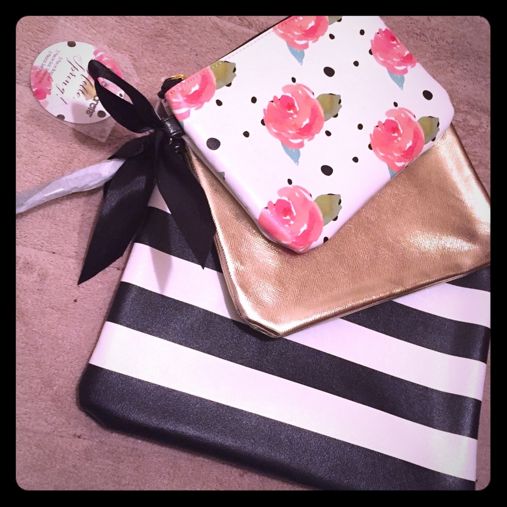 THREE MAKEUP BAG BUNDIE!🎀