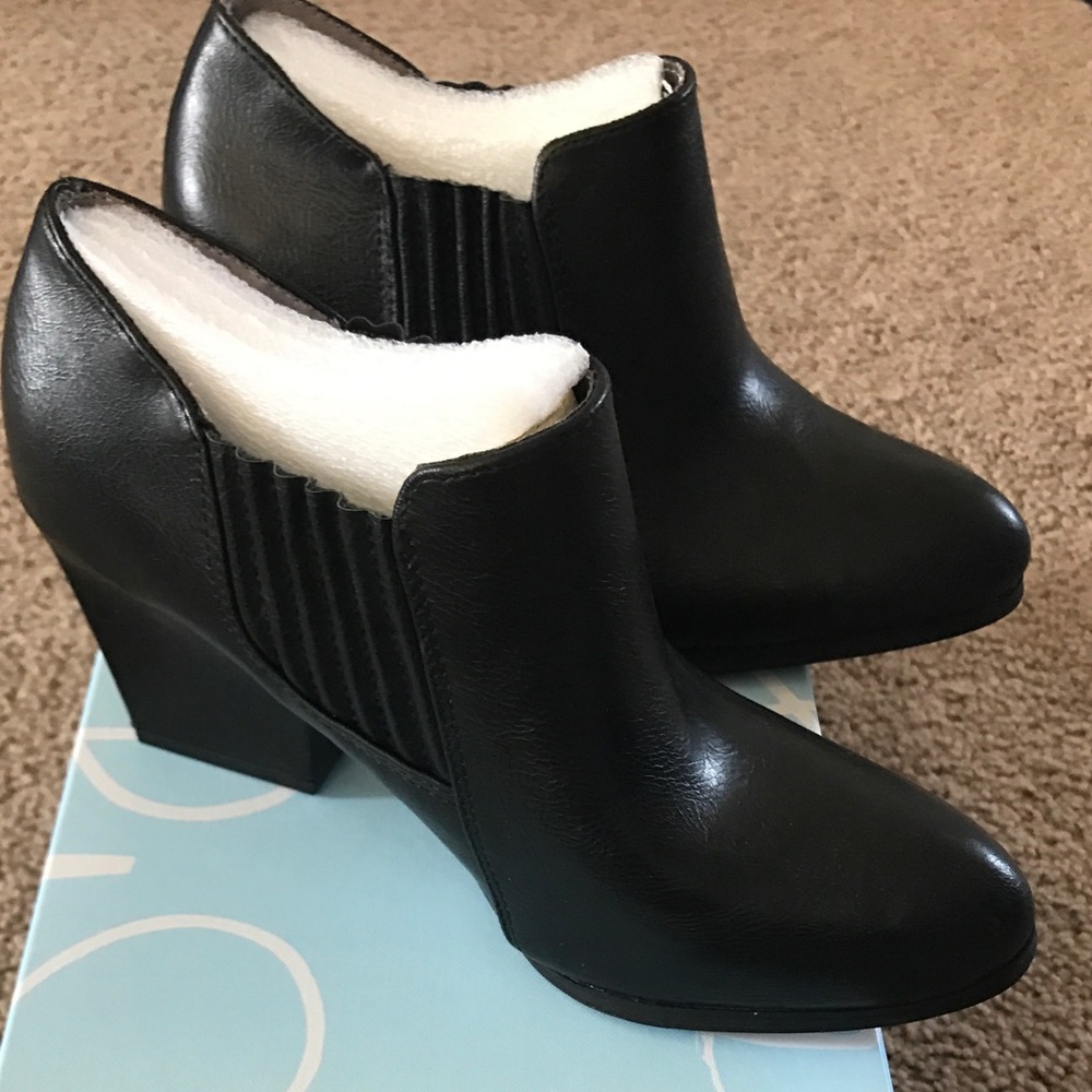 Black Life Stride size 6.5 boots