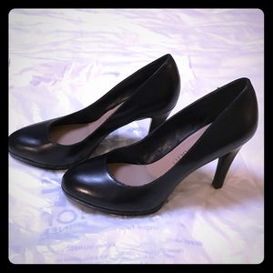 Franco Sarto black pumps