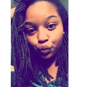 Meet your Posher, Antonia