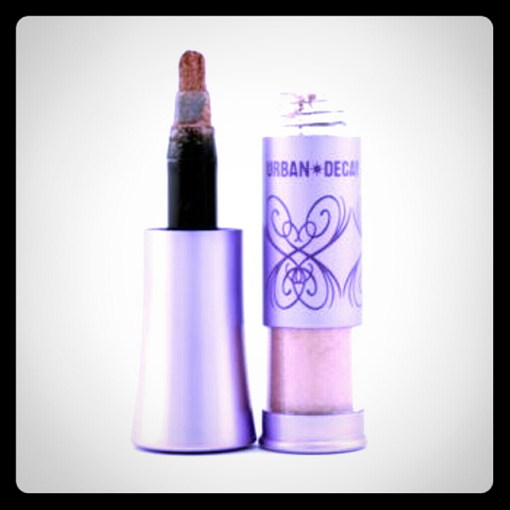 New Urban Decay Eyeshadow pigment in 2colors