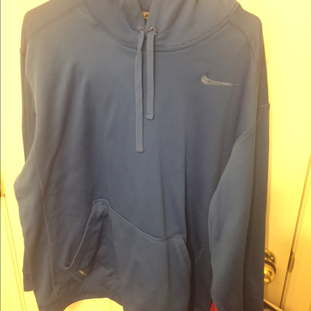 Men's Nike therma fit hoddie size XL blue