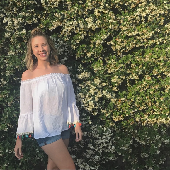 Meet your posher: Leah - Picture 2 of 3