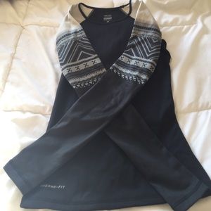 XS Nike Pro Thermal Fit in black pattern