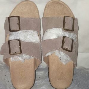 J41 sandals