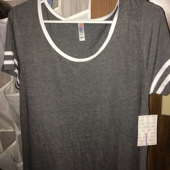 LuLaRoe Tops - New with tags Lularoe classic t size large