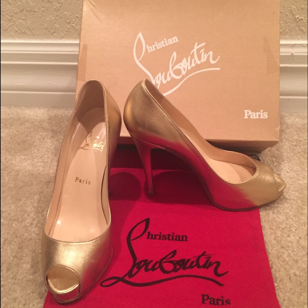 Christian Louboutin Very Privé Gold Peep Toe Pumps