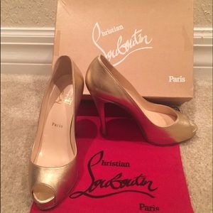 Christian Louboutin Very Privé Gold Peep Toe Pumps