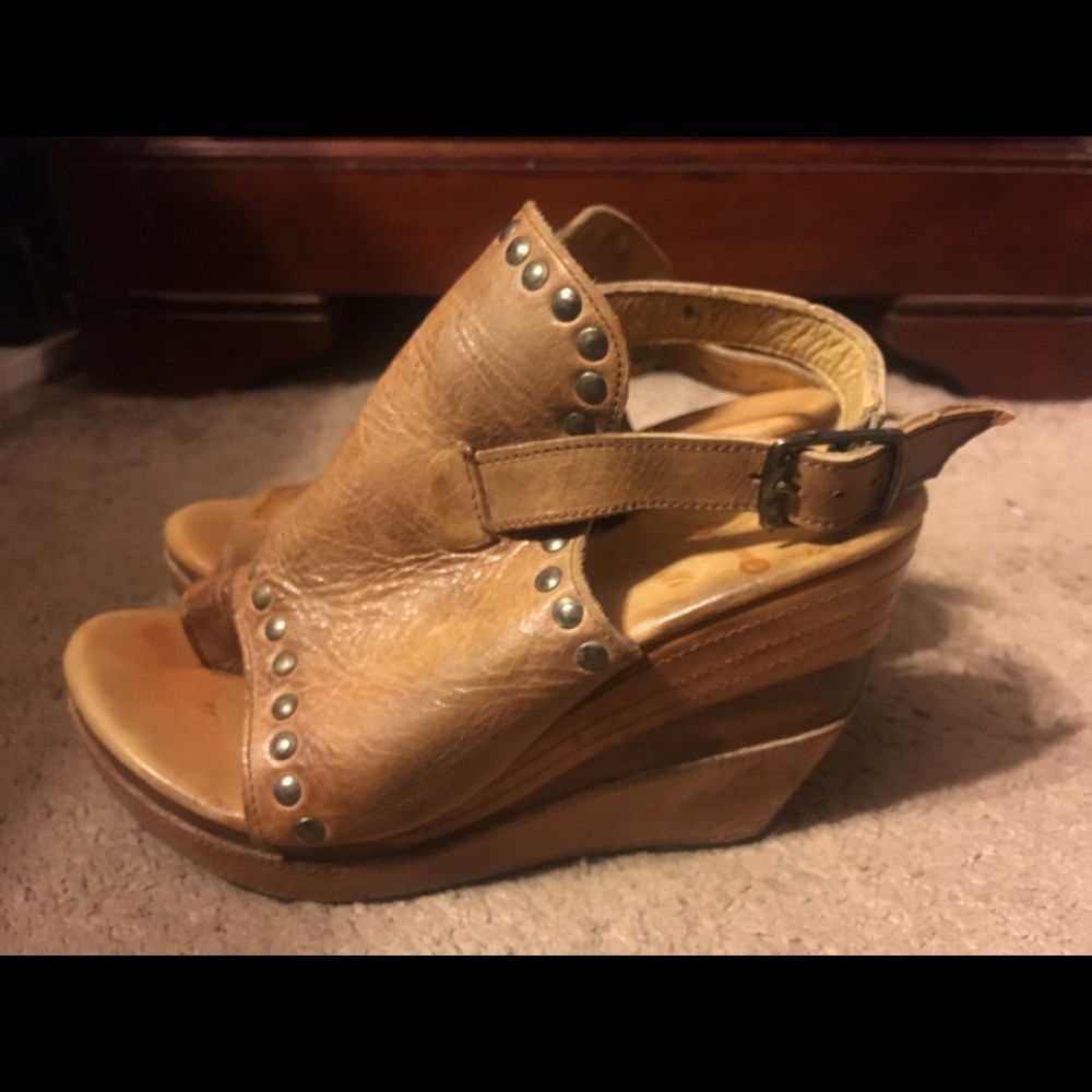 BED STU BROWN LEATHER WEDGES SIZE 8