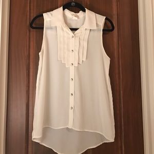 Sleeveless colored button down shirt