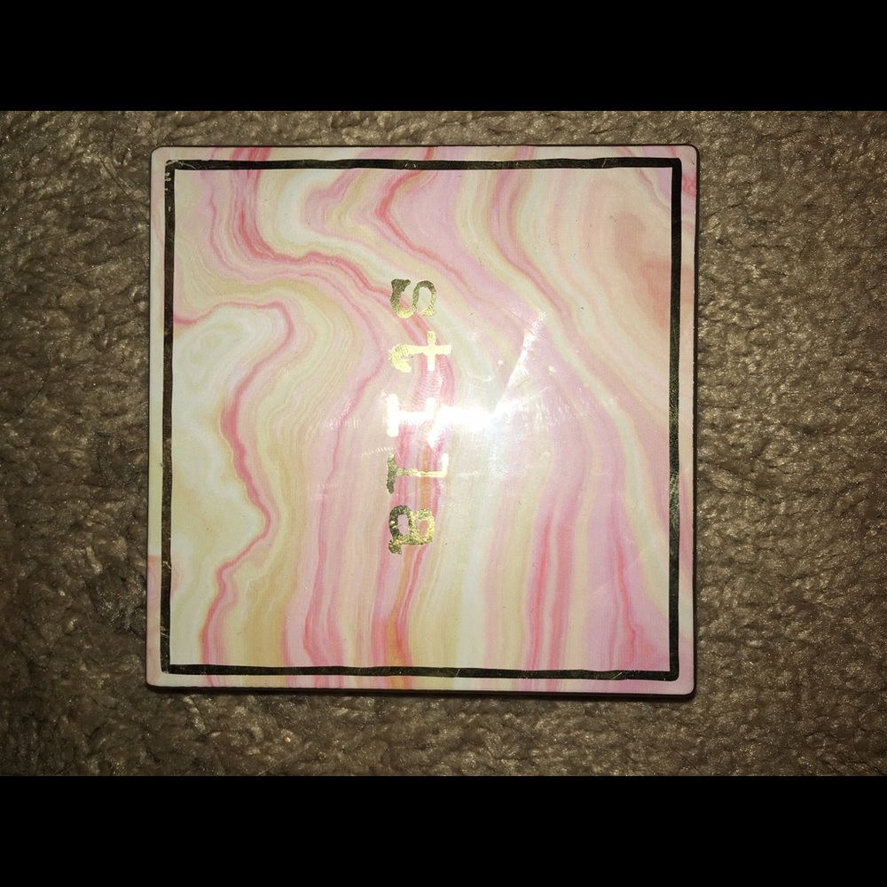 Still color correction pallet