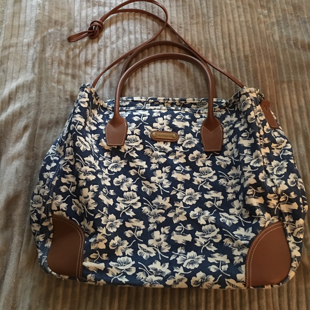 ***ON HOLD***Liz Claiborne - Oversized Purse/Tote