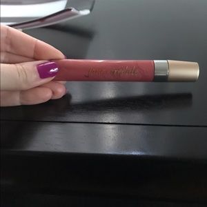 Jane Iredale lip gloss in  "Beach Plum"