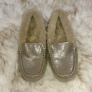 NWOT UGG mocassins, Right out of the box.