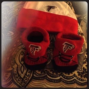 Falcons socks & hat