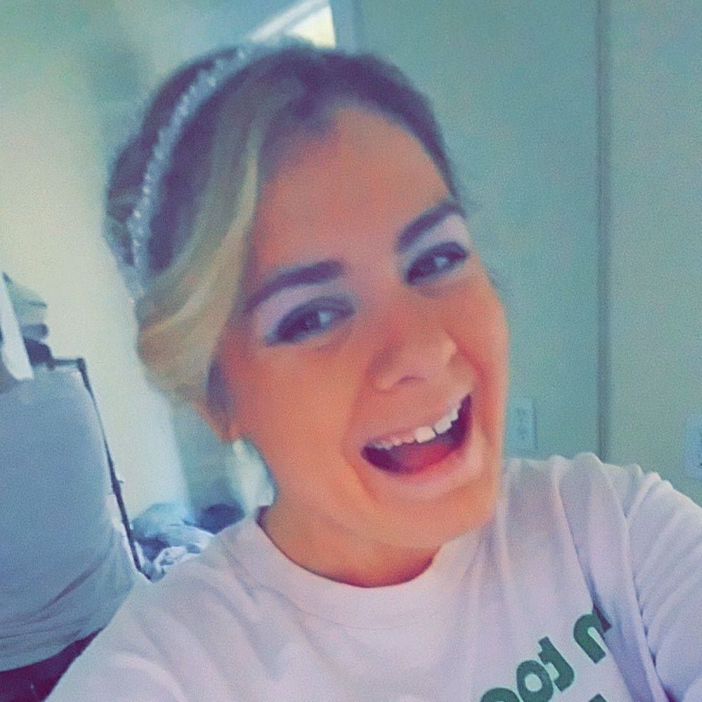 Meet your Posher, Caitlin