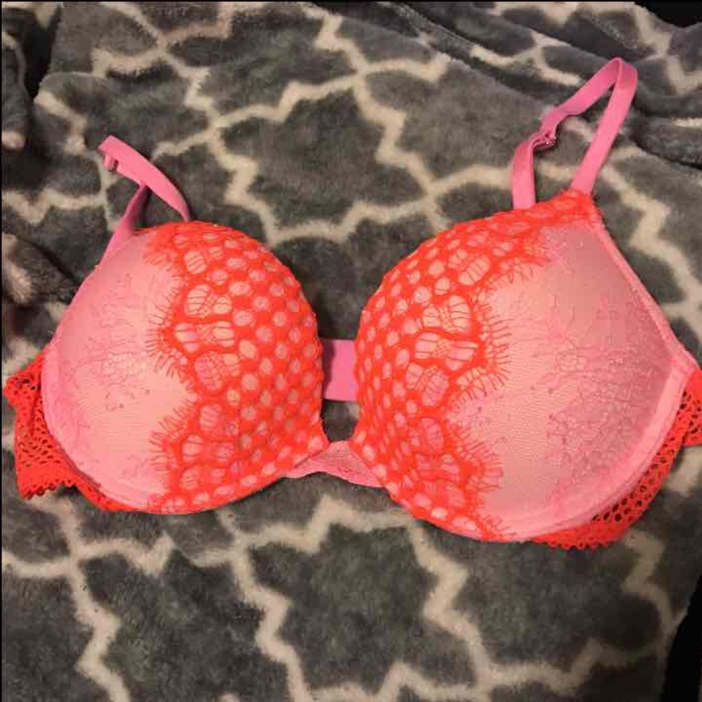 VS bombshell bra